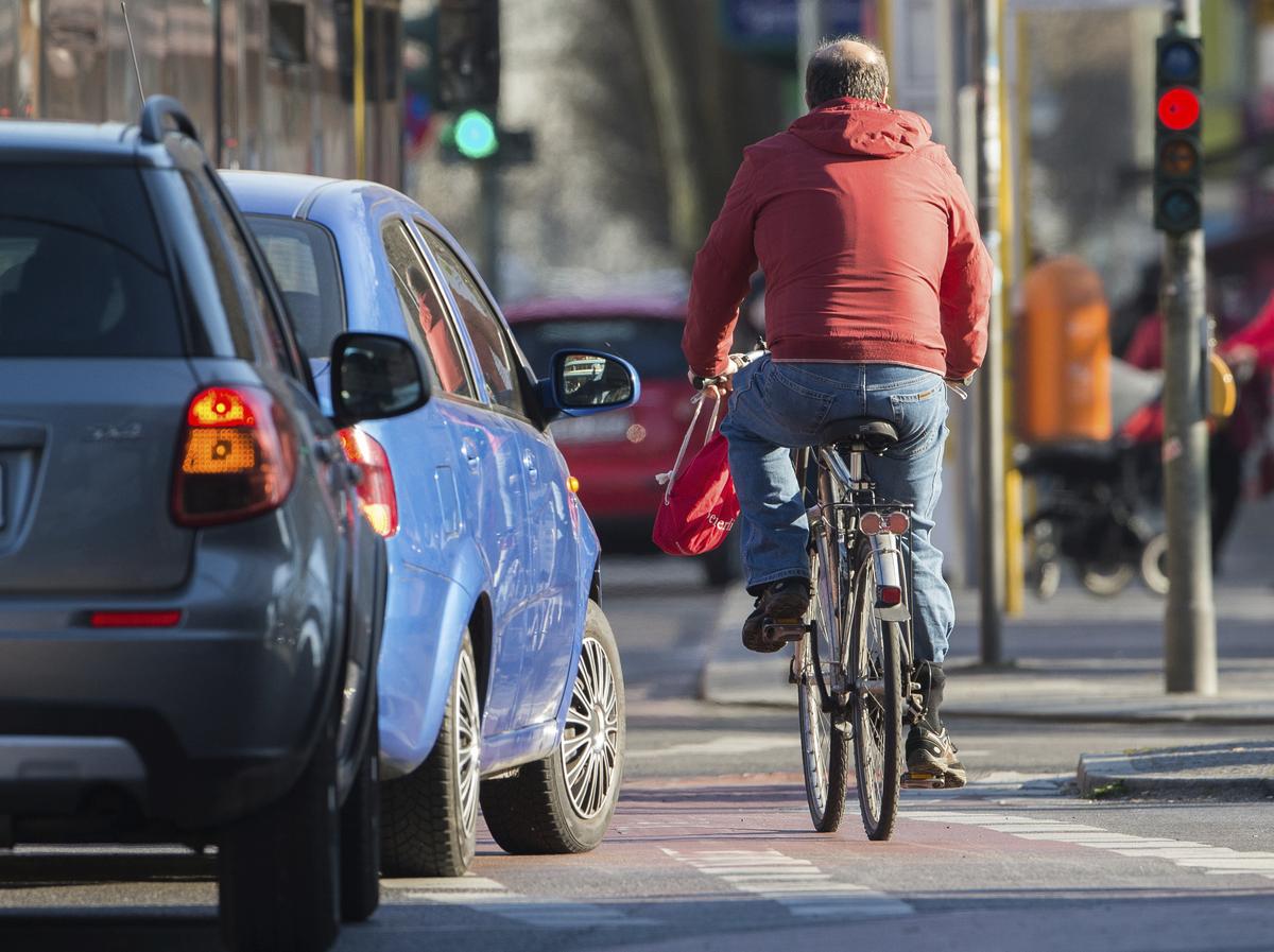 Berlins Regierung stoppt bereits geplante Radwege. Hier erfährst du, welche Stecken betroffen sind.