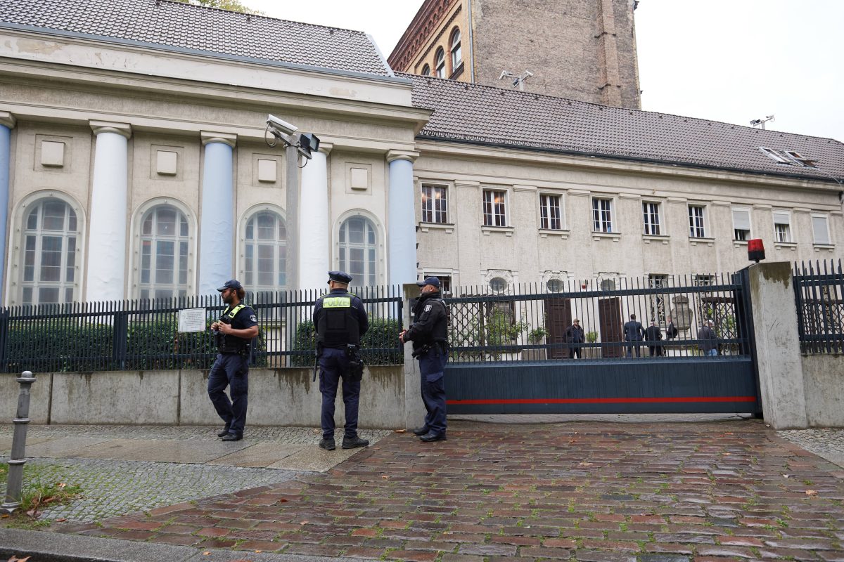 Verstaerkter Schutz vor juedischen Einrichtungenin Berlin.