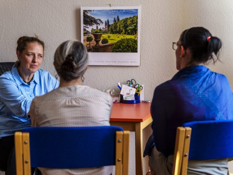 Symbolbild. Beratungsstellen klären auf und kämpfen gegen Gewalt an Frauen.