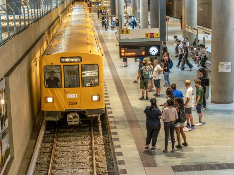 BVG und S-Bahn.