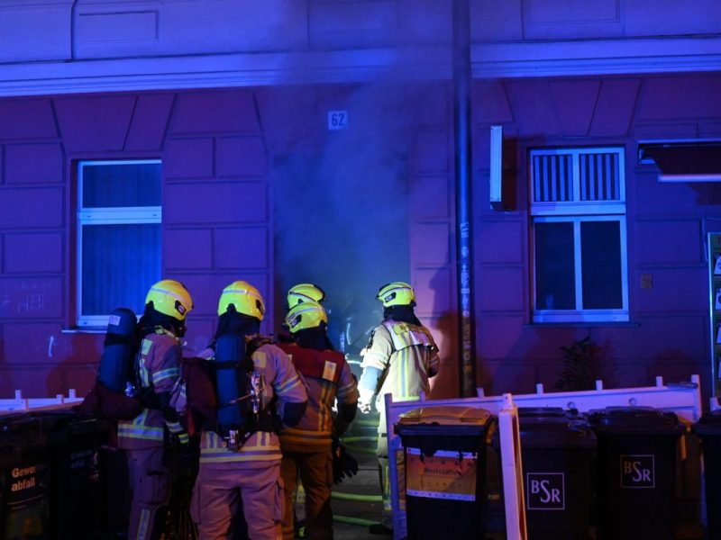 Berlin: Kellerbrand durch Feuerteufel – dramatischer Rettungseinsatz