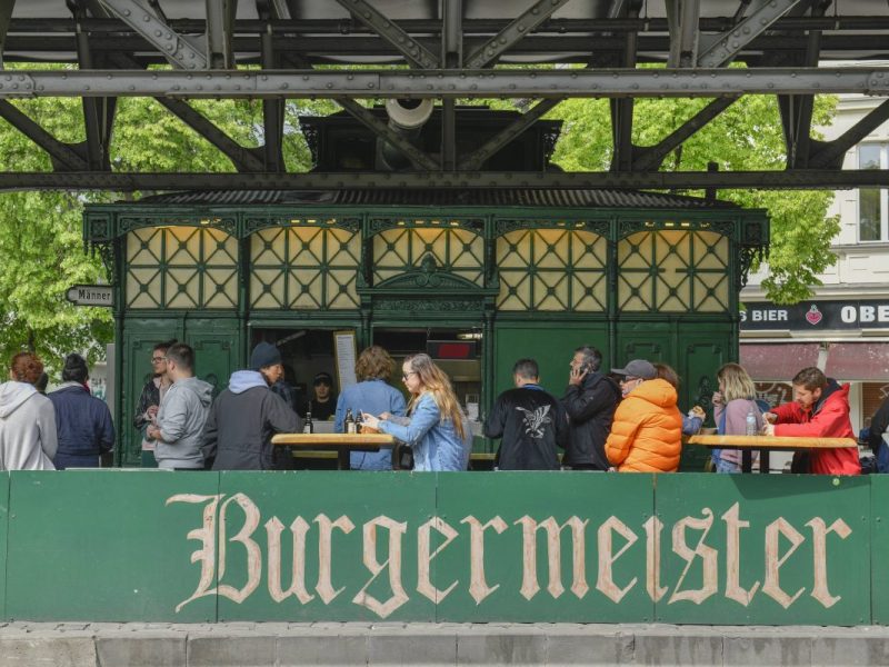 Der Burgermeister am Schlesi gehört zu den berühmtesten Restaurabts in Berlin.