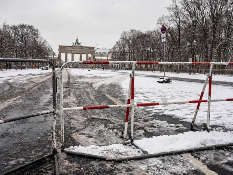 Aufgrund zahlreicher Demos in Berlin kommt es zu weitreichenden Straßensperrungen.