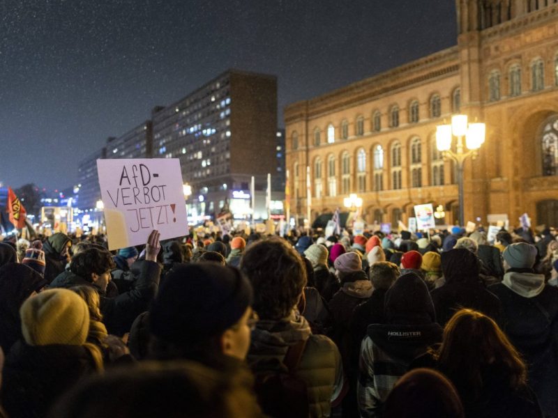 Berlin steht auf gegen Rechts