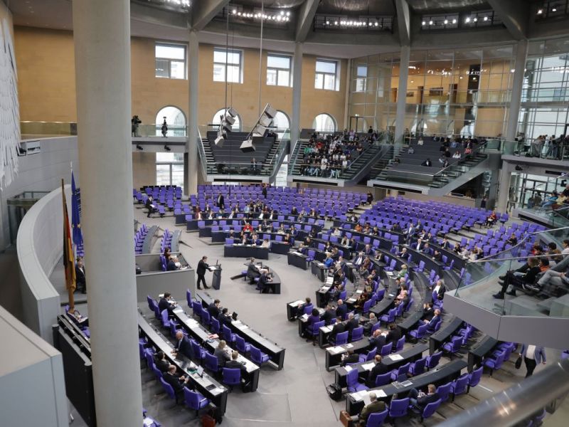 Die Diäten der Abgeordneten im Bundestag erhöhen sich zum 1. Juli.
