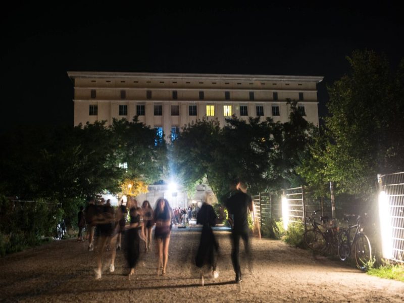 Schlange vorm Berghain Berlin