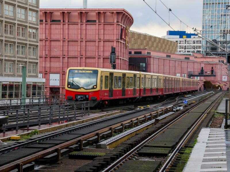 Die Linie S5 der S-Bahn Berlin wird wegen Bauarbeiten nicht regelmäßig fahren können.