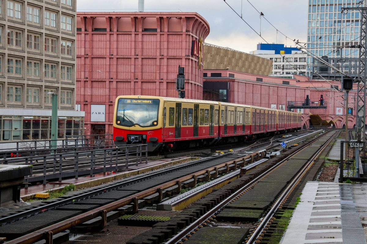 Die Linie S5 der S-Bahn Berlin wird wegen Bauarbeiten nicht regelmäßig fahren können.
