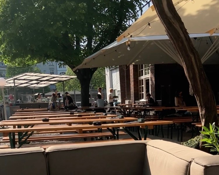 Der Golgatha Biergarten gehört zu den beliebtesten Restaurants in Berlin-Kreuzberg.