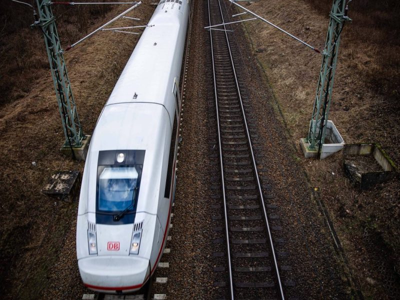 In der Bahn in Berlin meist gut aufgehoben. Doch Reisende eines ICE mussten jetzt eine ganz andere Erfahrung machen.