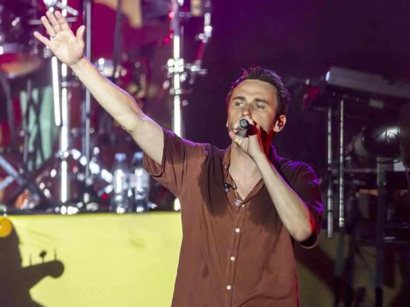 Clueso live bei einem Konzert auf dem Domplatz. Erfurt,. Am Samstag (13.7.) spielt Clueso in Berlin.