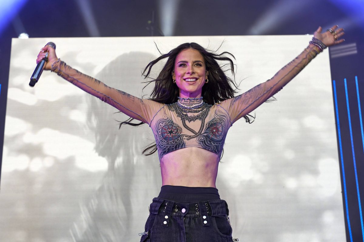 Lena Meyer-Landrut befindet sich in ärztlicher Behandlung. Fans der Sängerin machen sich Sorgen. Doch jetzt meldet sich Lena endlich zurück!