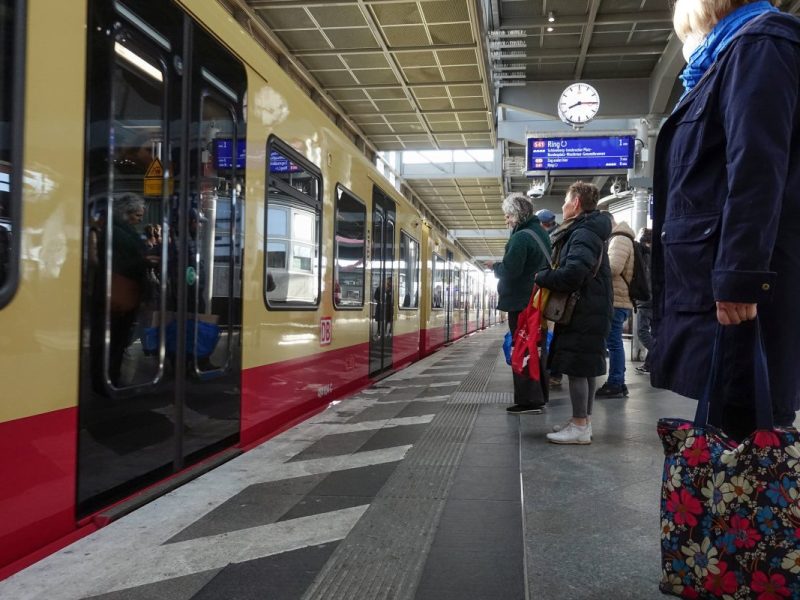 S-Bahn Berlin: Chaos am Dienstagmorgen! Fahrgäste trifft es hart