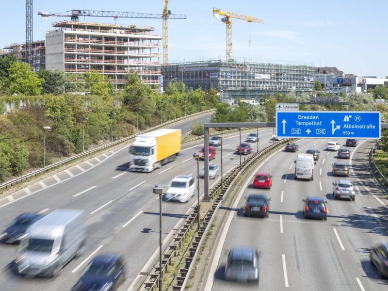 Ein Blick auf die Berliner Stadtautobahn A100.