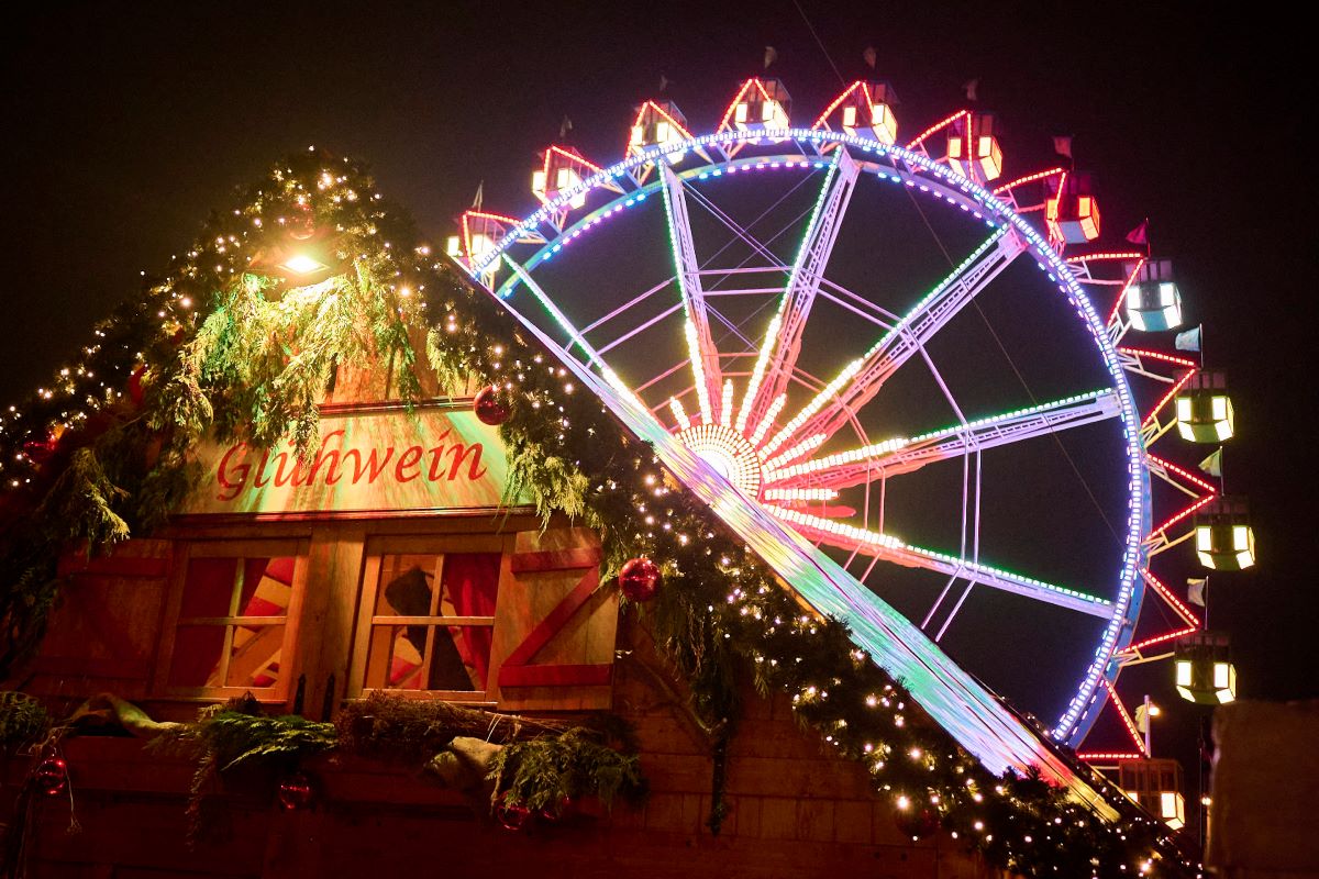 Die WeihnachtsmÃ¤rkte in Berlin Ã¶ffnen bald fÃ¼r Besucher.