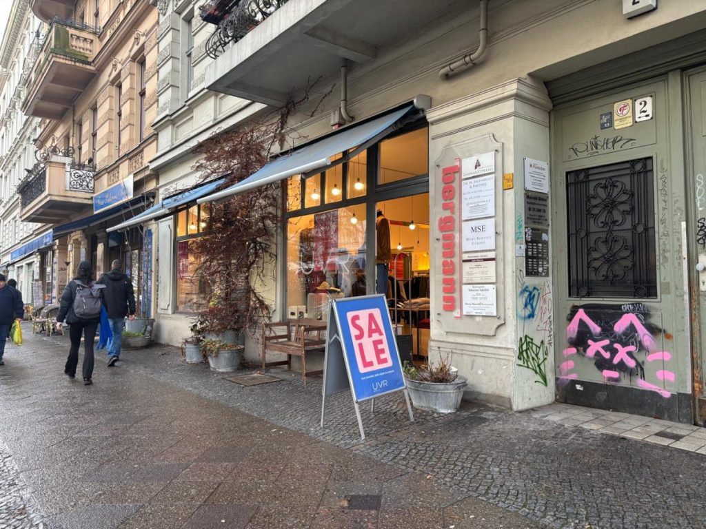 Einer der verblieben Stores befindet sich in der Bergmannstraße im Berliner Stadtteil Kreuzberg.