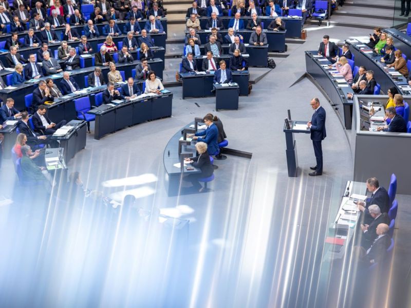 Abstimmung im Bundestag: PlÃ¶tzlich stÃ¶rt Wagenknecht-Partei BSW mit brisanter Aktion
