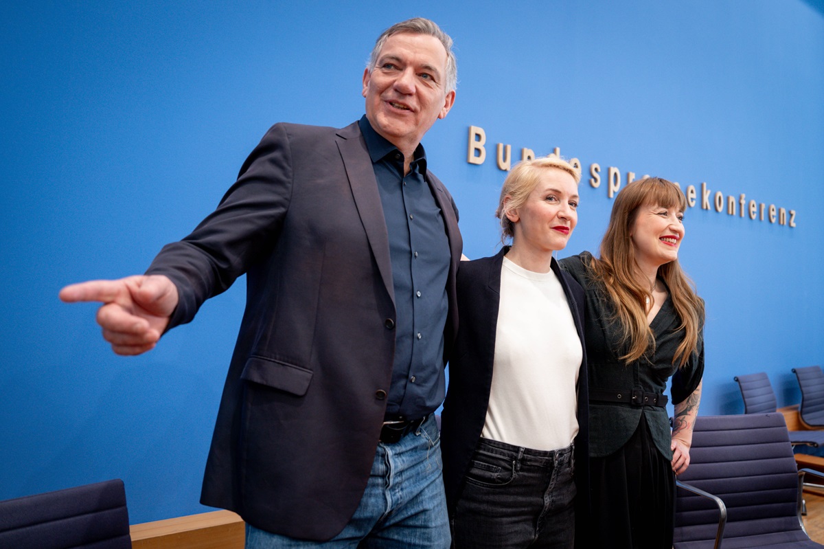 Merz, Spahn, Baerbock – bald alle raus? Die Linke will Mandate begrenzen und Politiker zum Abschied zwingen.