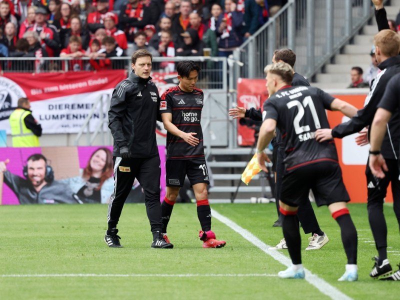Jeong von Union Berlin wird ausgewechselt.