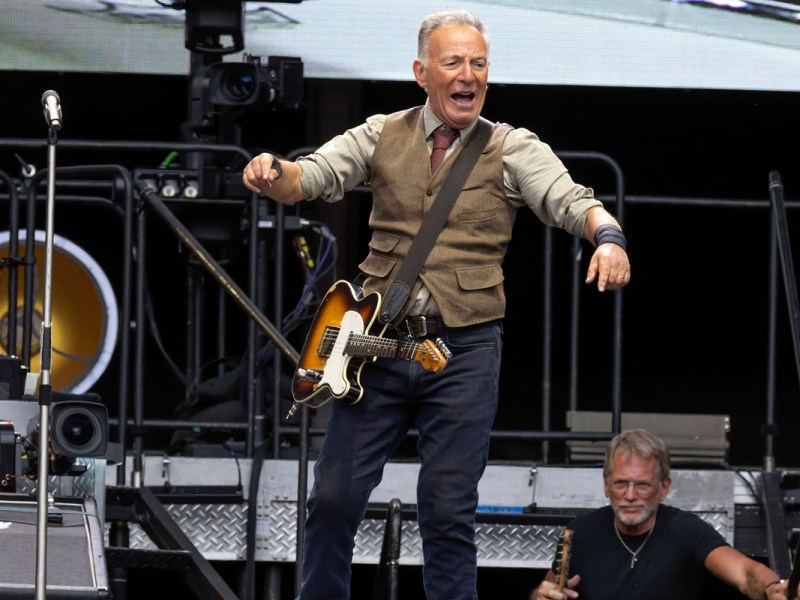 Bruce Springsteen auf der Bühne, er spielte nun auch in Berlin.