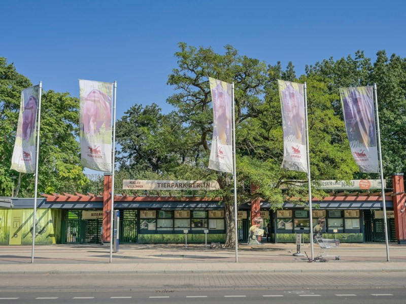 Der Eingang des Tierparks Berlin.