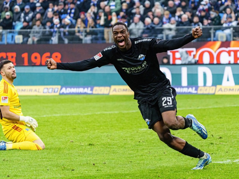Ilyas Ansah jubelt im Trikot des SC Paderborn. Jetzt wechselt er zu Union Berlin.